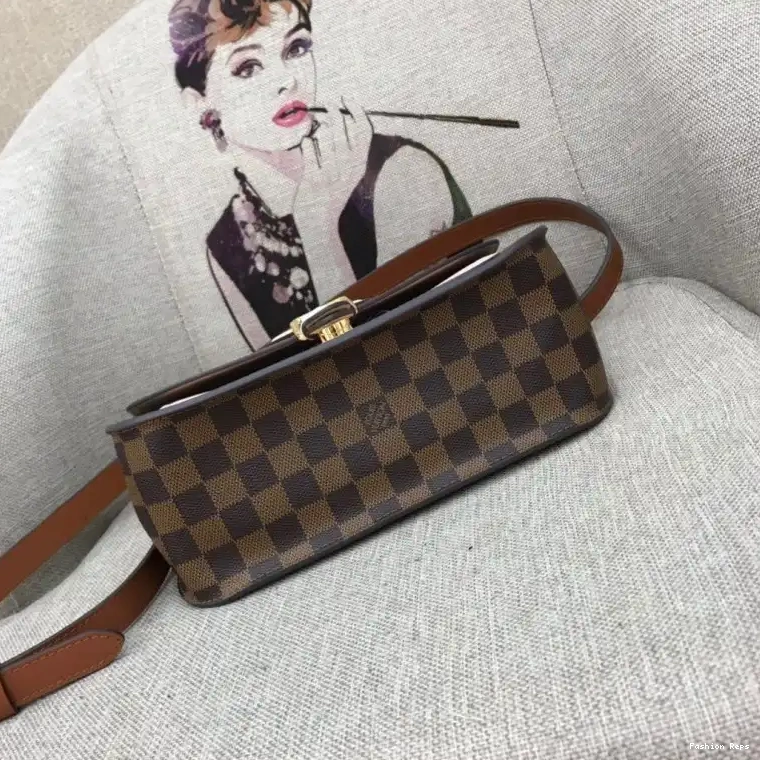 Fashion Reps 19B570288 LV Bags 0517
